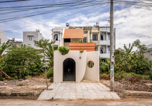 Ấn tượng với nhà ống có 7 khu vườn